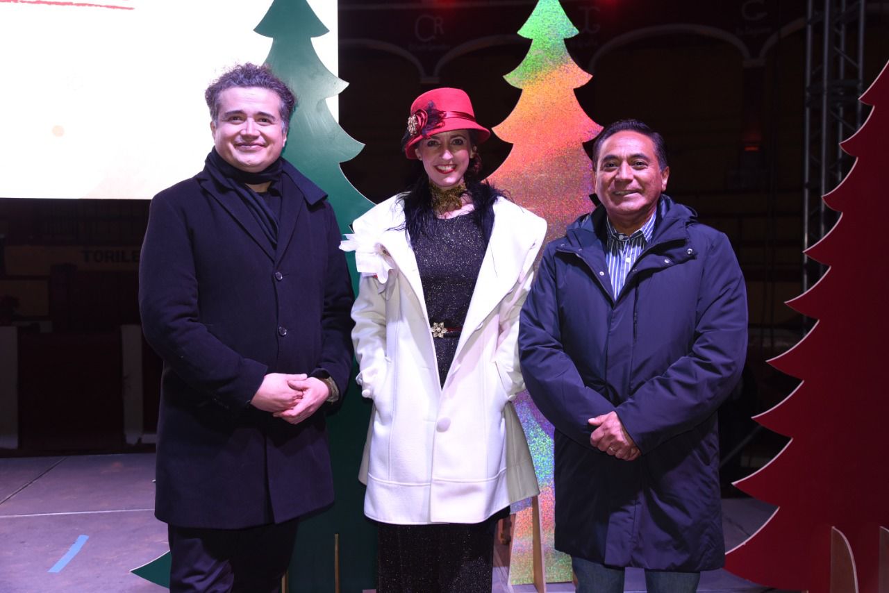 Cautivan Louise Phelan y Alex Mercado en Festival Navideño de Tlaxcala Capital